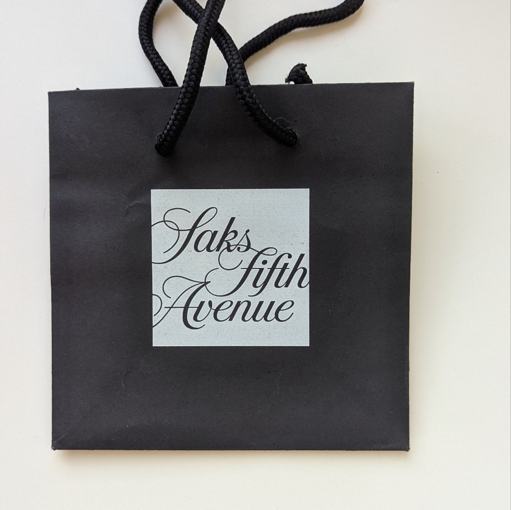 🎄 Empty Small Saks paper bag 🎄